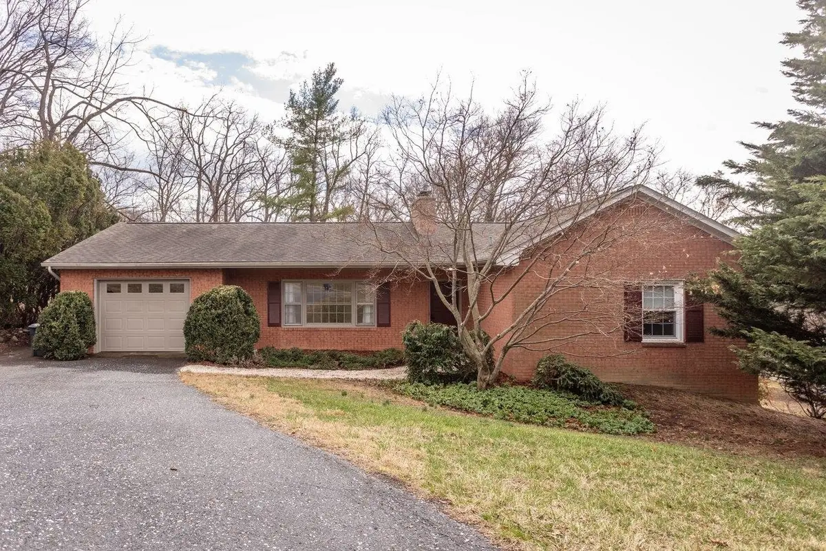 1186 Nelson Dr, Harrisonburg, VA 22801 - #1