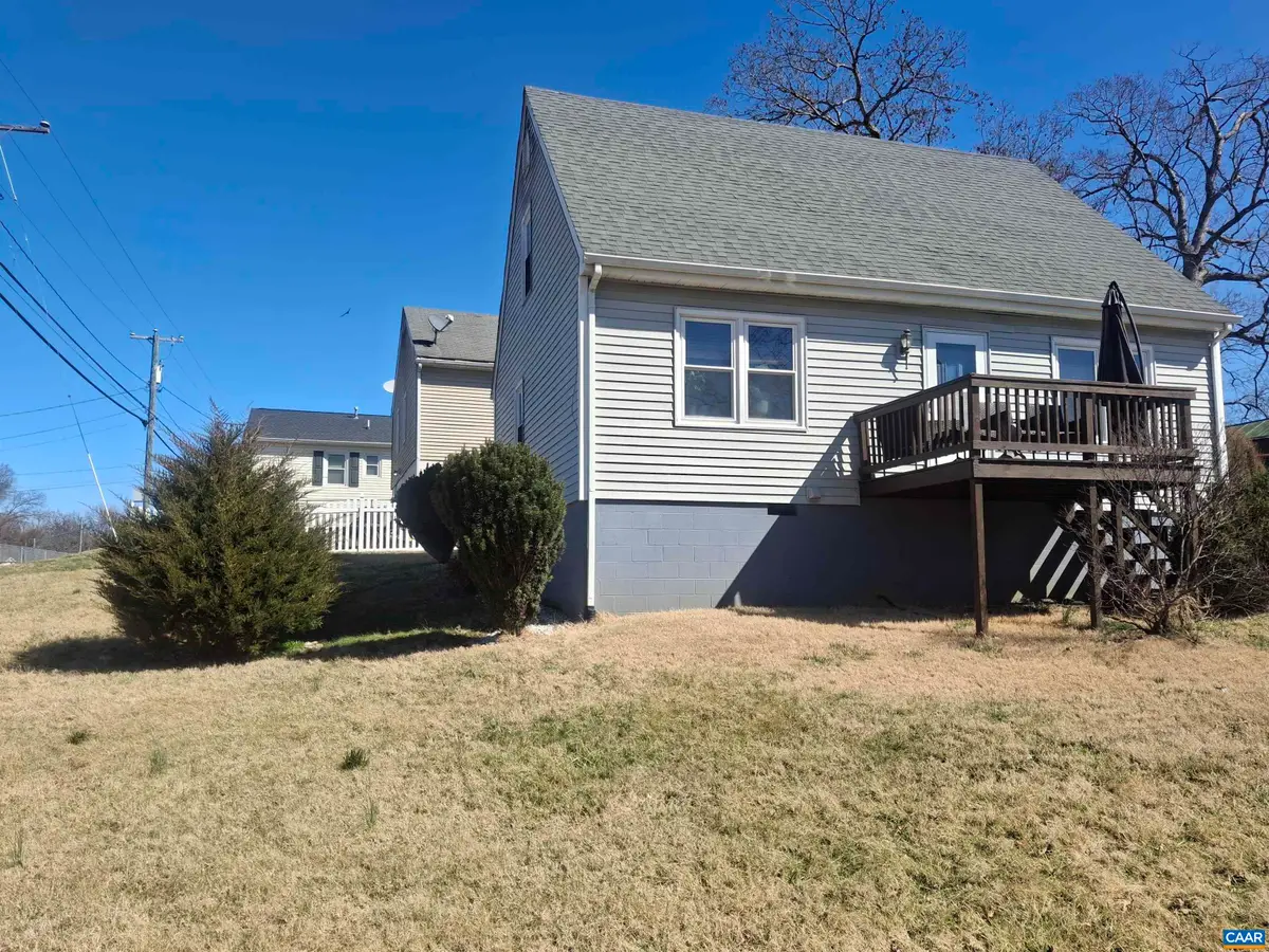 642 N Delphine Ave, Waynesboro, VA 22980 - #1