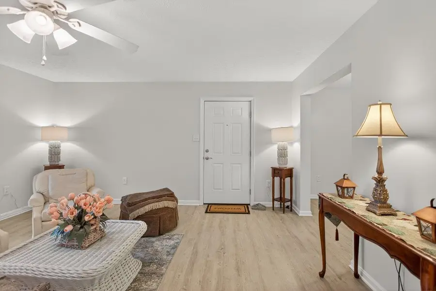 1282 Ox Rd #A4, Woodstock, VA 22664 - #2