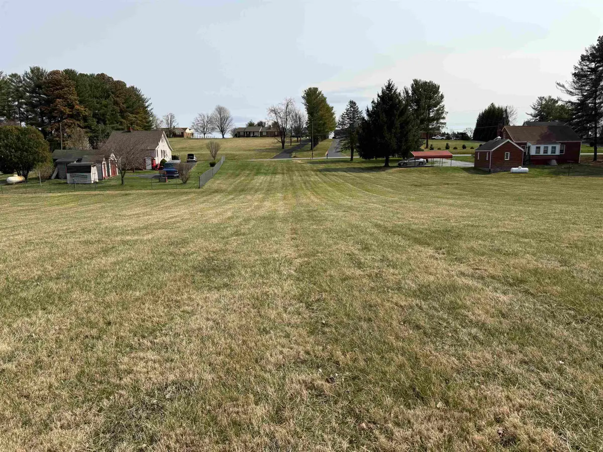 367 National Ave, Staunton, VA 24401 - #1