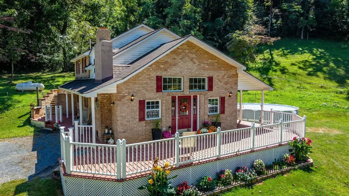 279 Helms Rd, Stanley, VA 22851 - #1