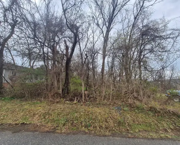 415 Jersey St, STAUNTON, VA 24401