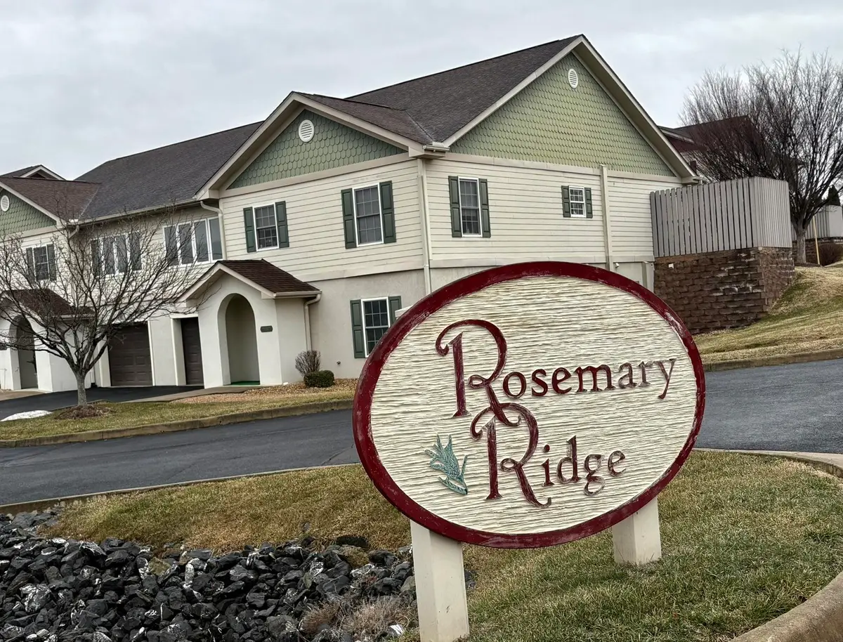 17 Rosewood Ct #101, Fishersville, VA 22939 - #1