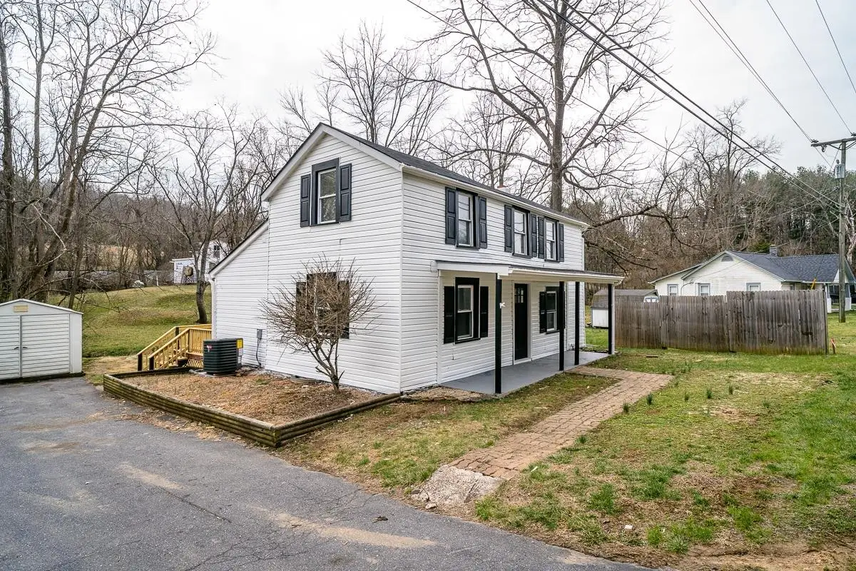 537 Straith St, Staunton, VA 24401 - #1