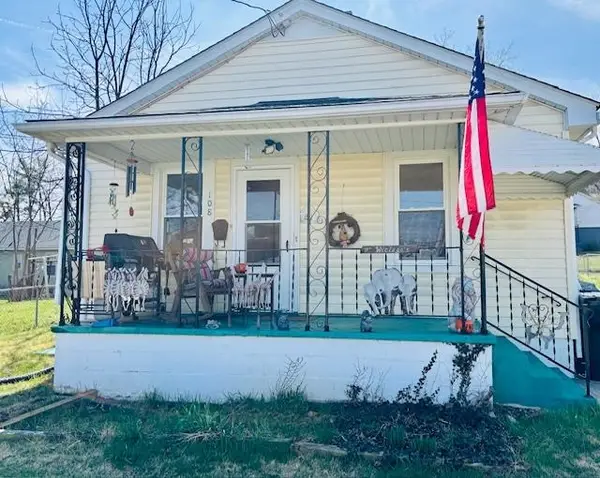 108 W Peabody St, STAUNTON, VA 24401