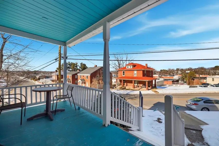 908 W Main St, Waynesboro, VA 22980 - #3