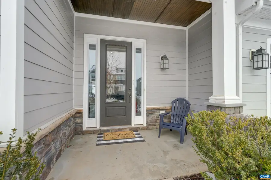 821 Heathfield Ln, Crozet, VA 22932 - #2