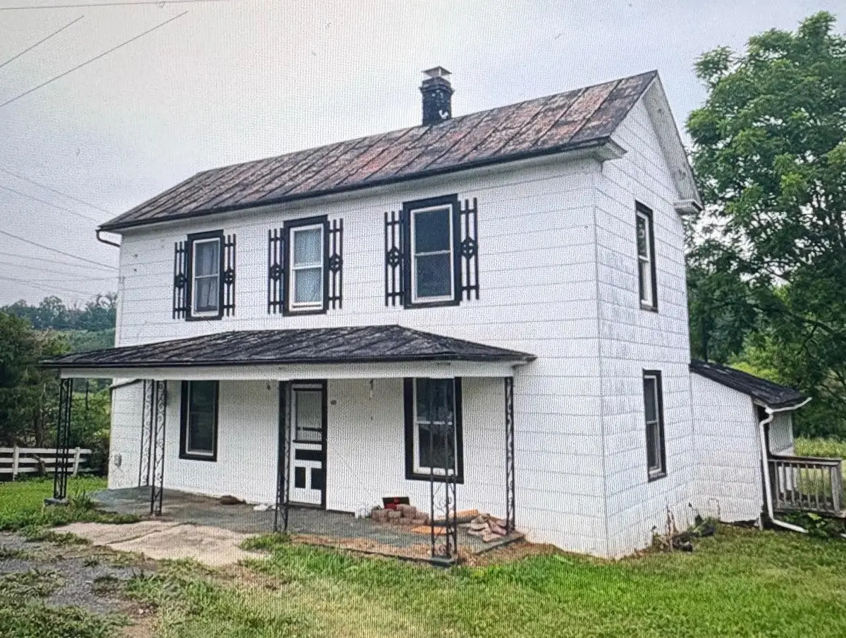 426 E Craig St, Craigsville, VA 24430 - #1
