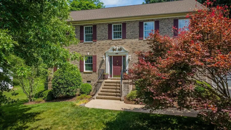 760 Confederacy Dr, Penn Laird, VA 22846 - #2