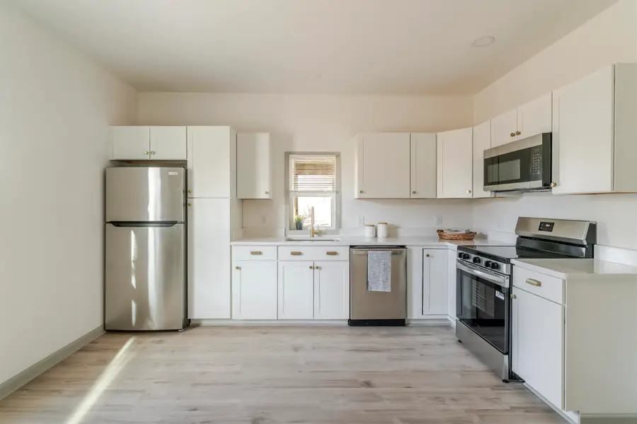 413 N Charlotte Ave, Waynesboro, VA 22980 - #3