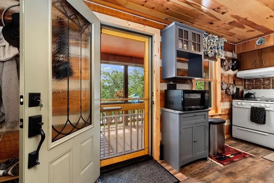 1063 S High Valley Dr, Monterey, VA 24465 - #3