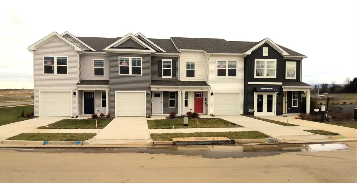 205 Camden Dr, Waynesboro, VA 22980 - #1