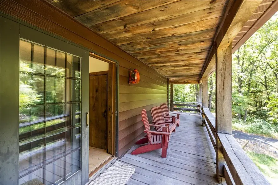 6614 Middlebrook Rd, Raphine, VA 24472 - #3