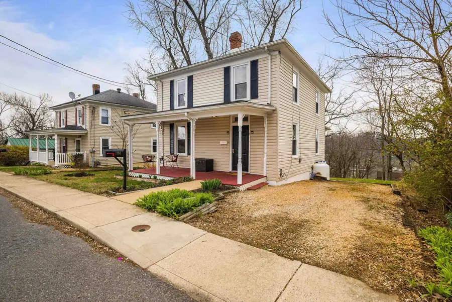 1306 W Johnson St, Staunton, VA 24401 - #3