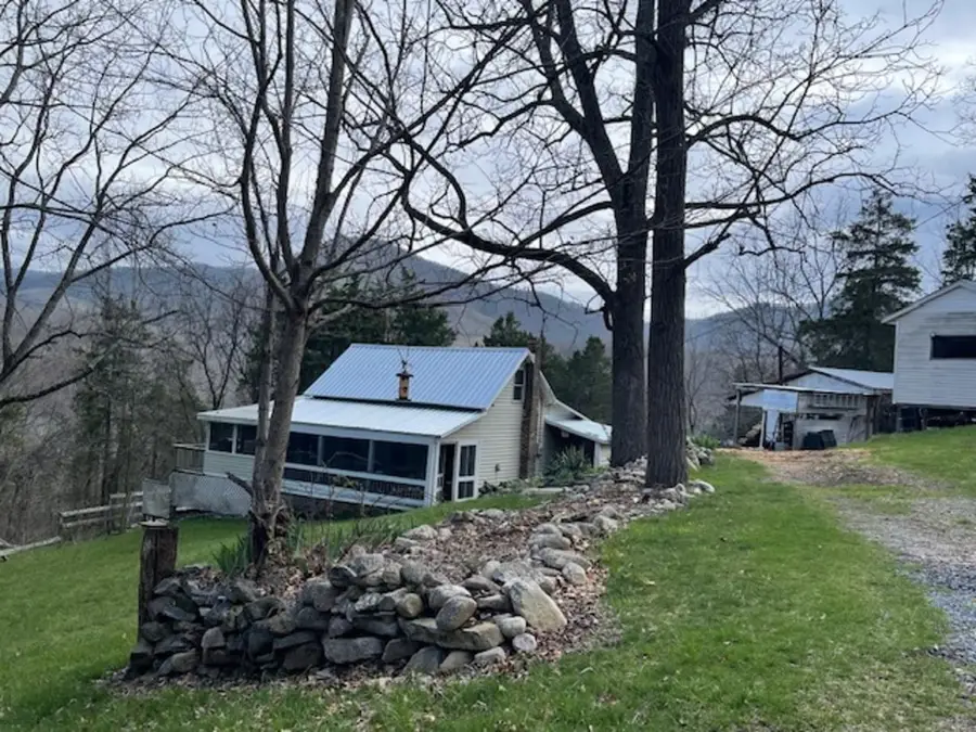 160 Cupps Hill Rd, Fairfield, VA 24435 - #2