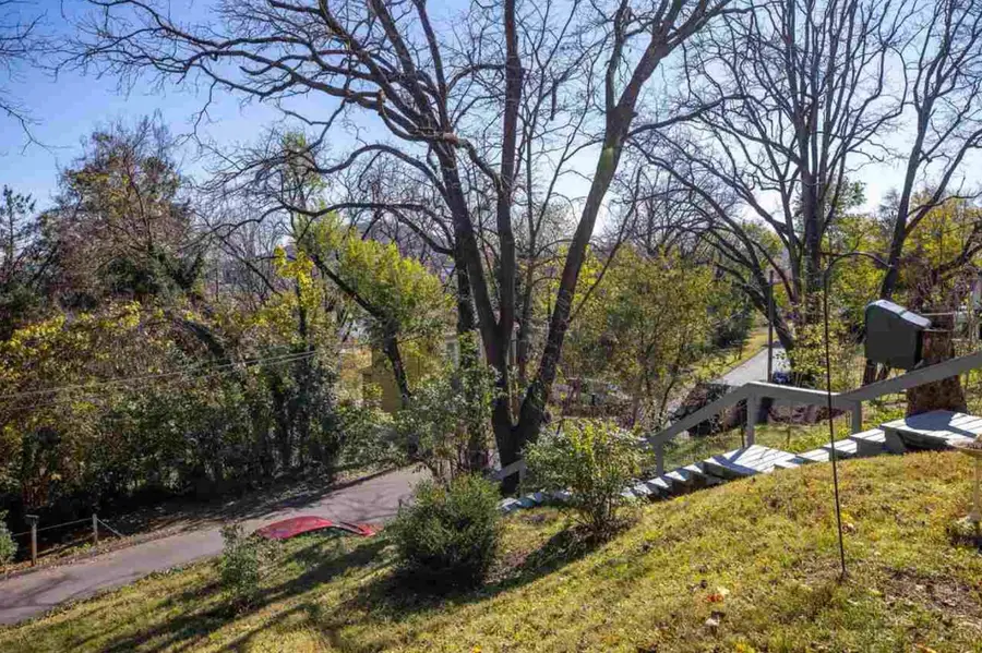 270 Fillmore St, Staunton, VA 24401 - #2