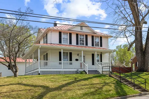 688 Florence Ave, WAYNESBORO, VA 22980