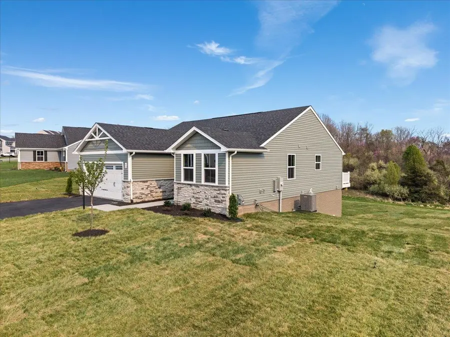 42 Montvue Dr, Fishersville, VA 22939 - #2