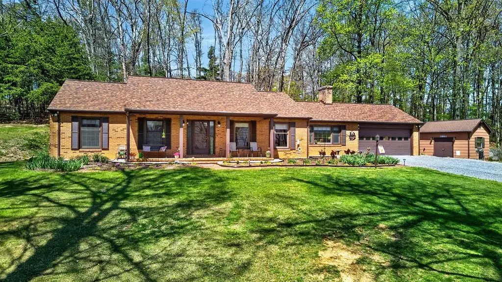 329 Red Hill Rd, Fairfield, VA 24435 - #1