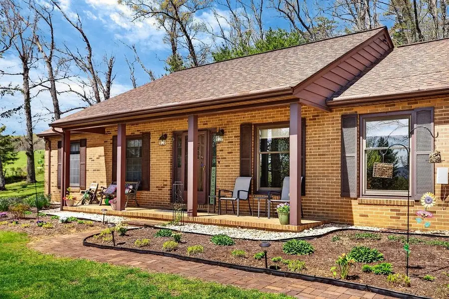 329 Red Hill Rd, Fairfield, VA 24435 - #3