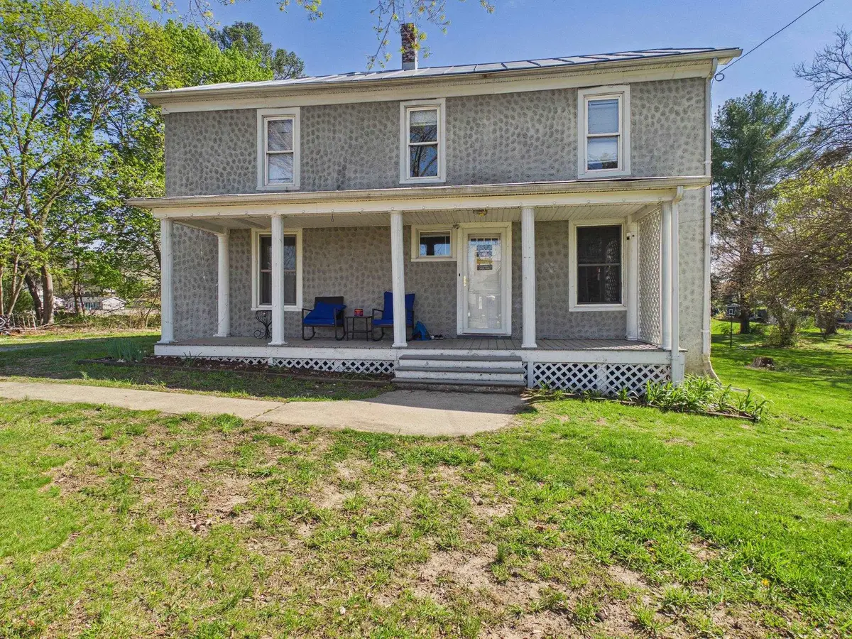 417 W Spring Ave, Elkton, VA 22827 - #1