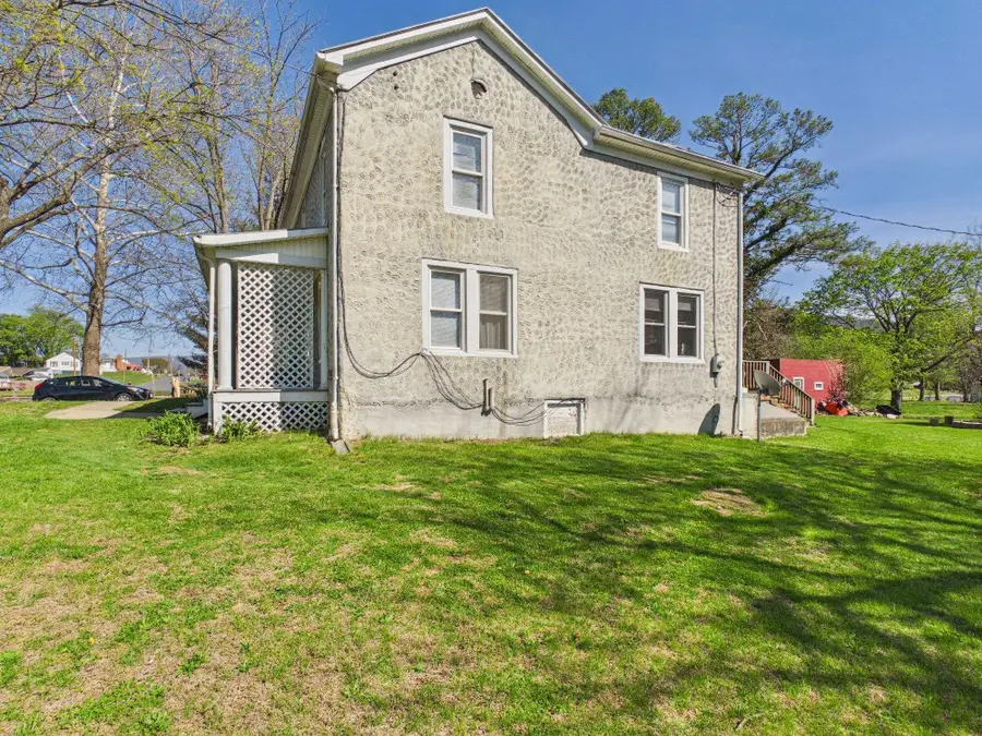 417 W Spring Ave, Elkton, VA 22827 - #3
