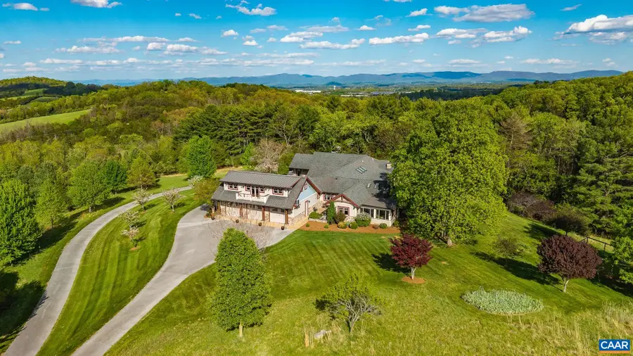 320 Carrsbrook Dr, Staunton, VA 24401 - #3