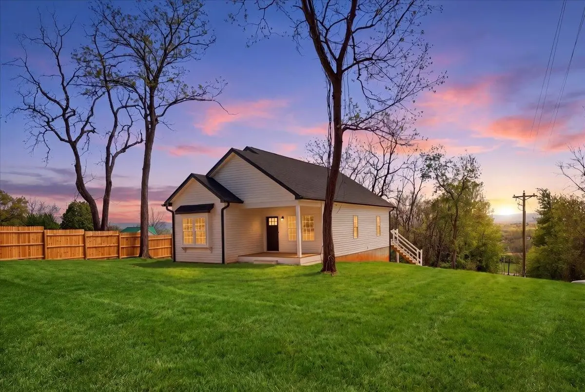 103 Hilltop Terrace Rd, Staunton, VA 24401 - #1