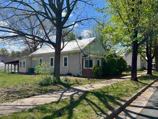 203 6th St, GROTTOES, VA 24441