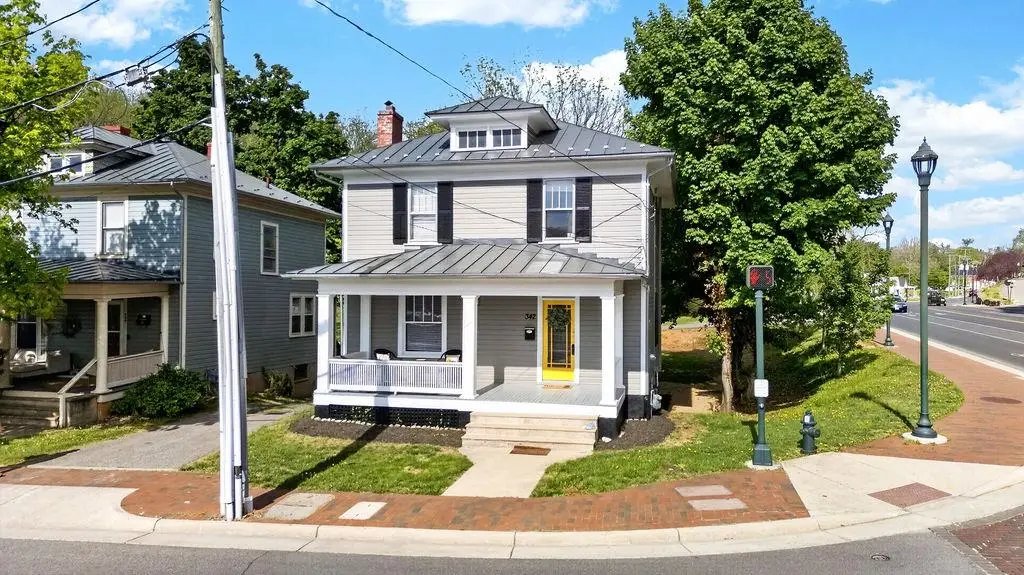 342 N Lewis St, Staunton, VA 24401 - #1