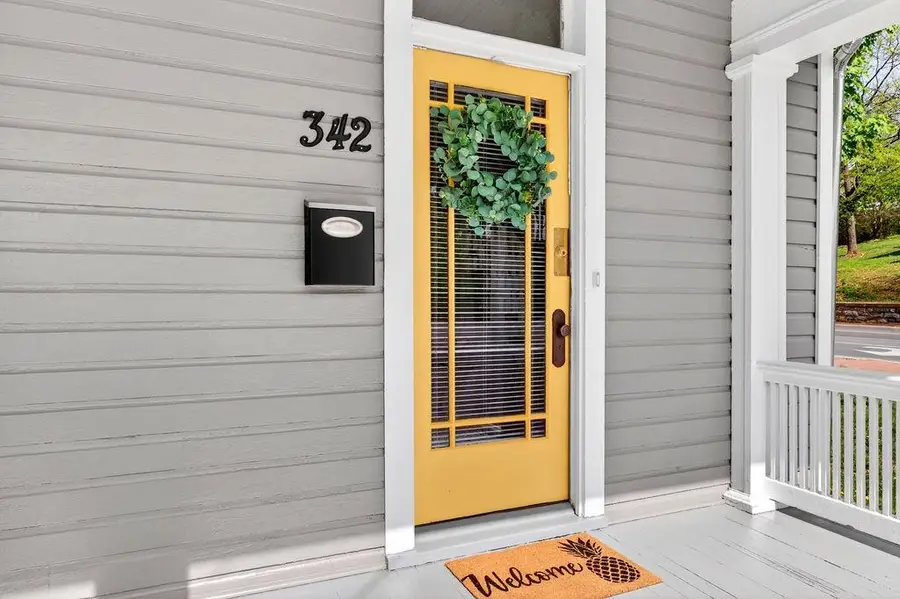 342 N Lewis St, Staunton, VA 24401 - #2