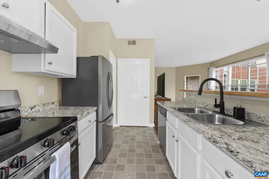 300 Riverbend Dr #1F, Charlottesville, VA 22911 - #2