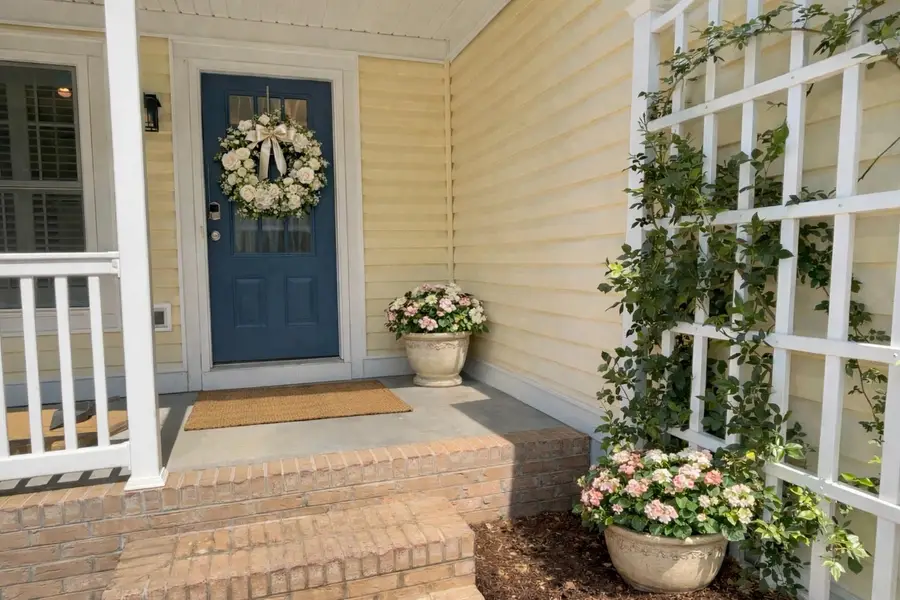 210 Bell Creek Dr, Staunton, VA 24401 - #2