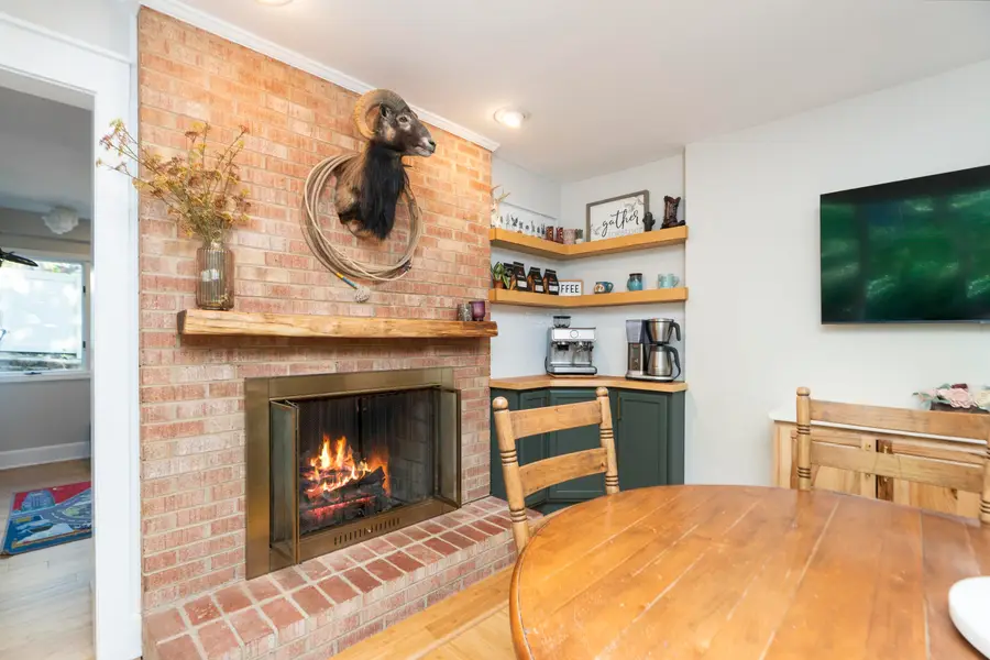 807 N Brae Burn Pl, Staunton, VA 24401 - #3