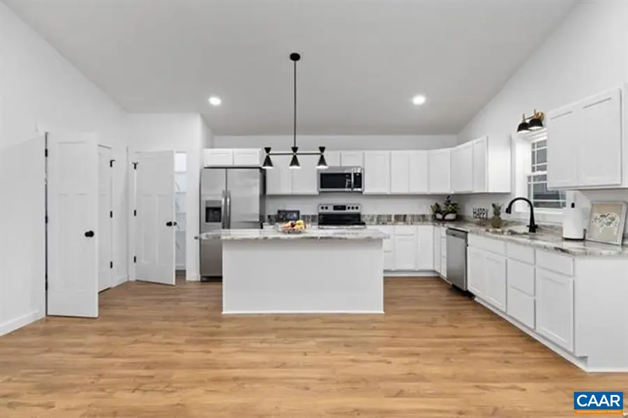 1015 Gardner St, Waynesboro, VA 22980 - #2