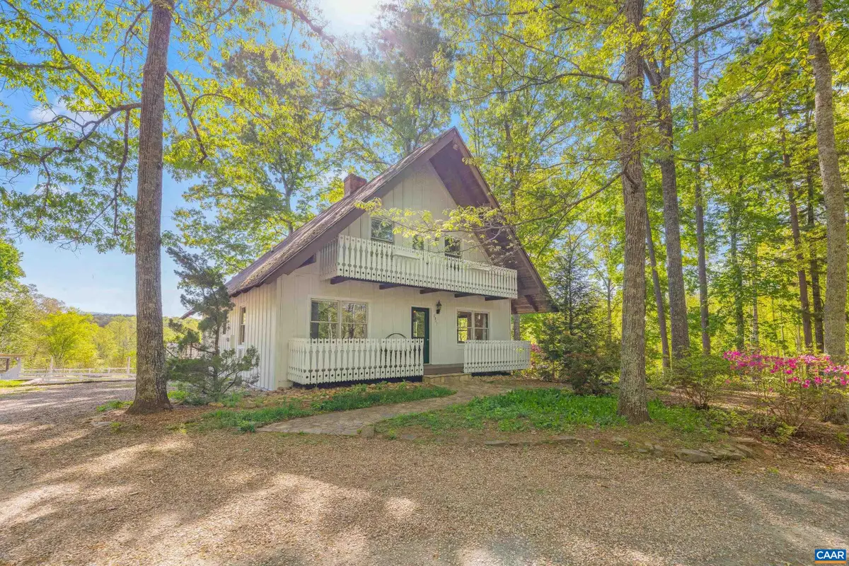 2947 Merrie Meadows Ln, Keswick, VA 22947 - #1