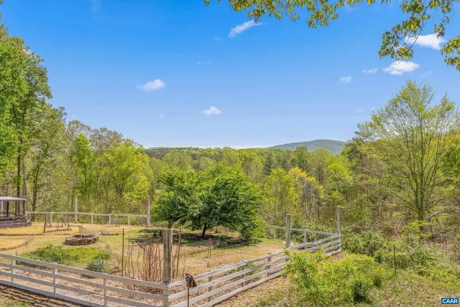 2947 Merrie Meadows Ln, Keswick, VA 22947 - #3