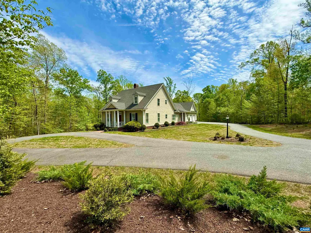 1025 E Pelham Dr, Keswick, VA 22947 - #1
