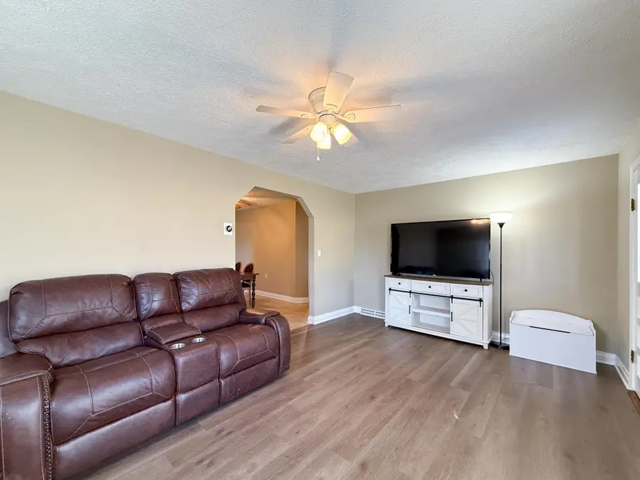 939 Old White Hill Rd, Stuarts Draft, VA 24477 - #3