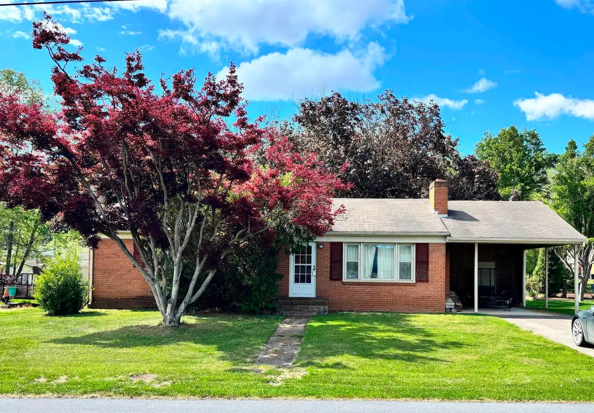 305 N Pope St, Bridgewater, VA 22812 - #1
