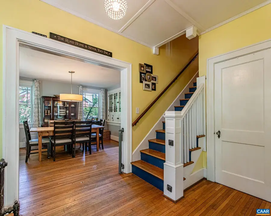 908 Woodrow Ave, Waynesboro, VA 22980 - #2