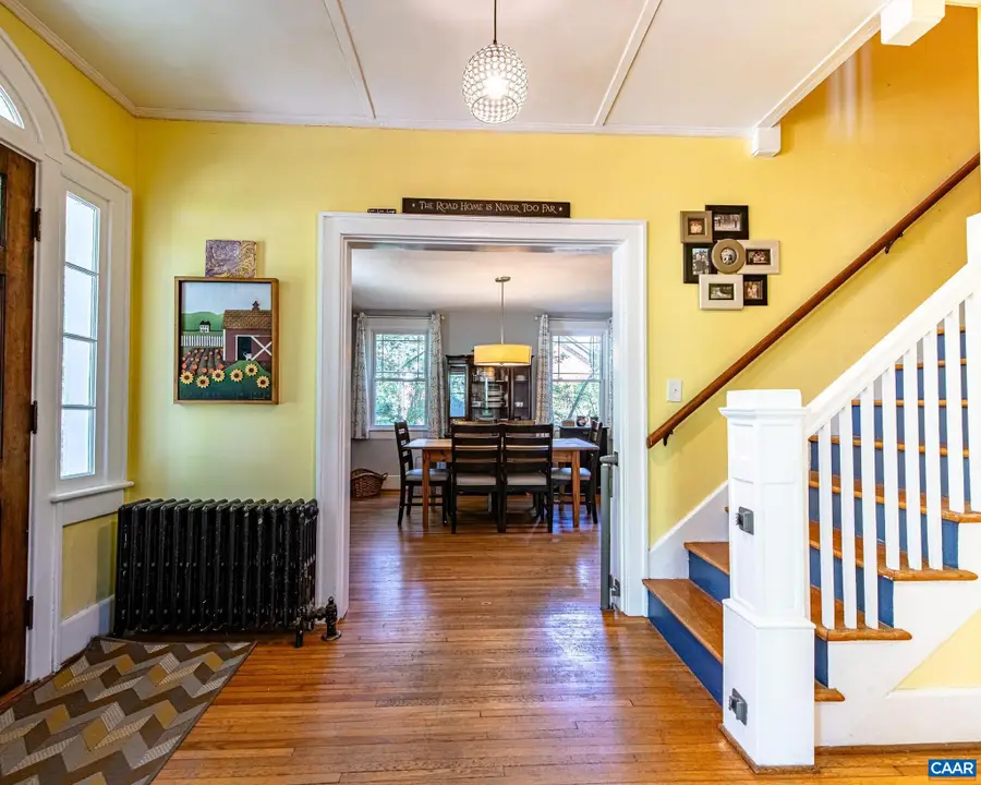 908 Woodrow Ave, Waynesboro, VA 22980 - #3