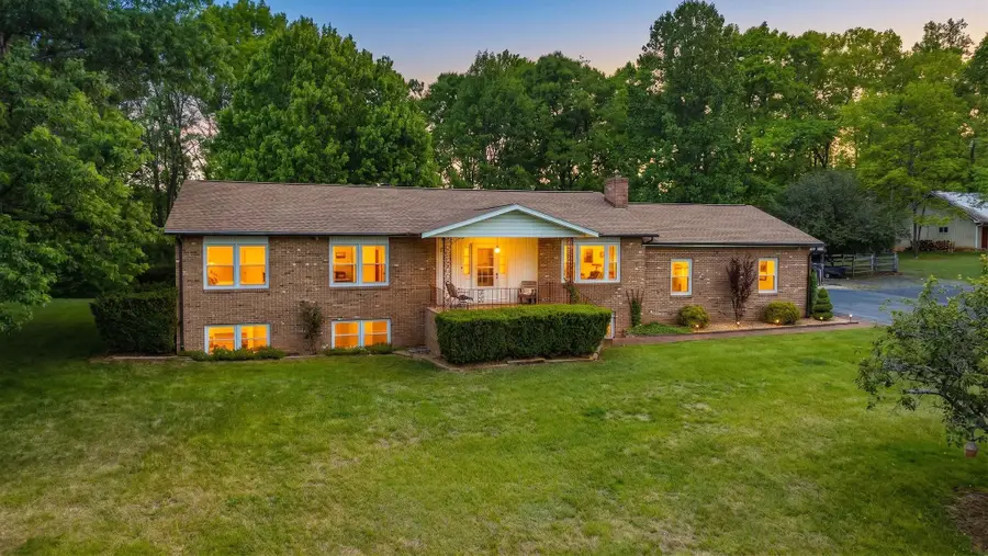2061 Old Greenville Rd, Staunton, VA 24401 - #2