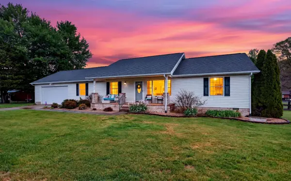 1582 Howardsville Tpke, STUARTS DRAFT, VA 24477