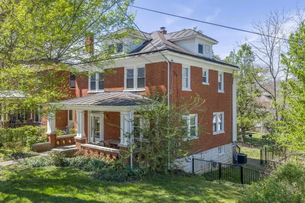 521 S Main St, LEXINGTON, VA 24450