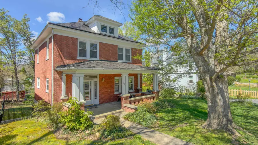 521 S Main St, Lexington, VA 24450 - #3