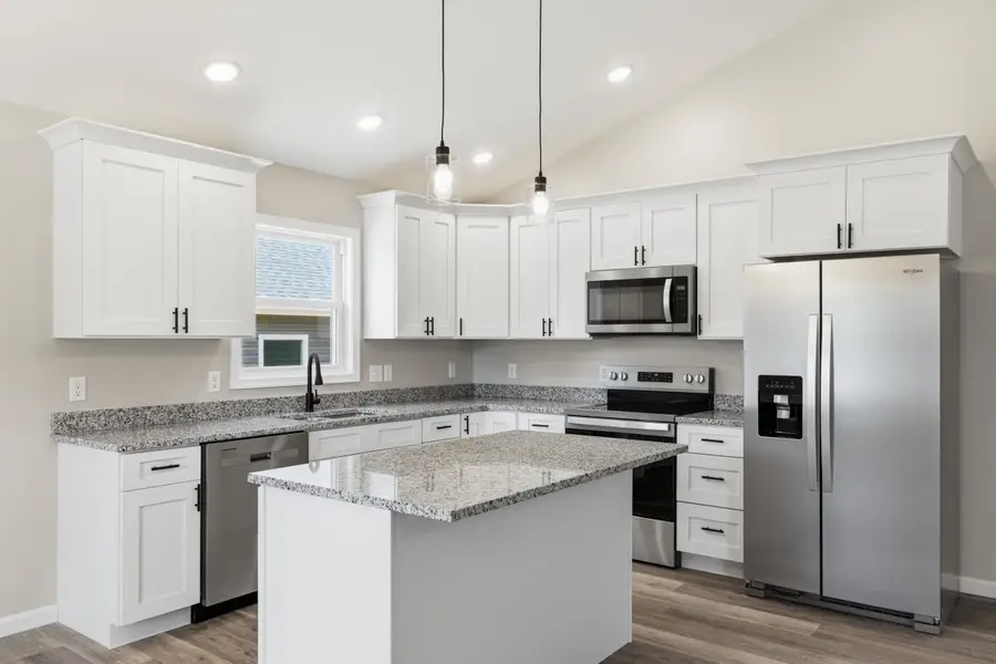 340 W Fairfax Ave, Elkton, VA 22827 - #2