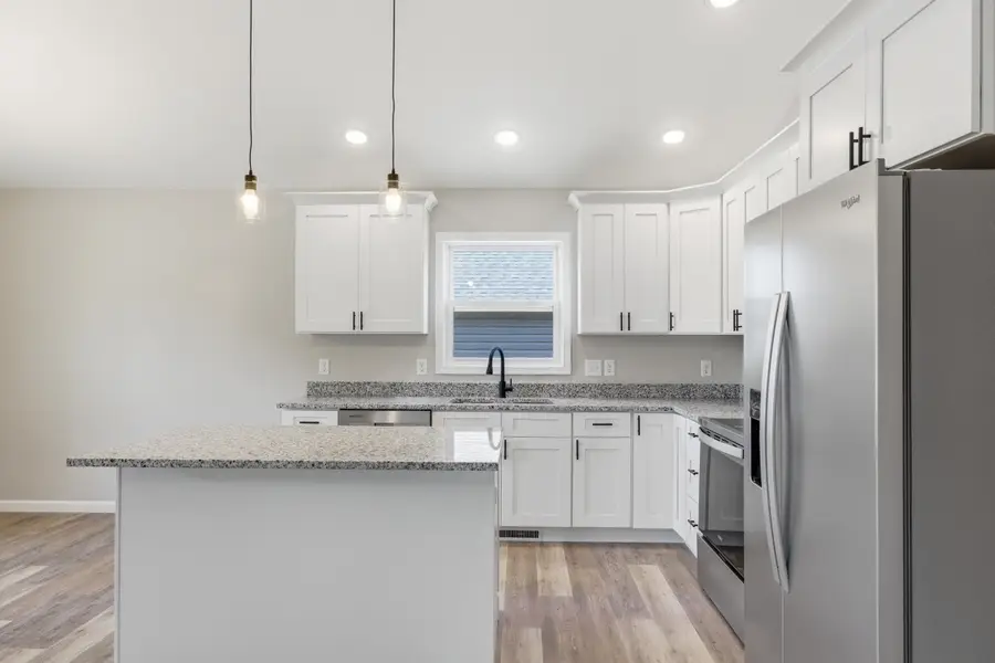 340 W Fairfax Ave, Elkton, VA 22827 - #3