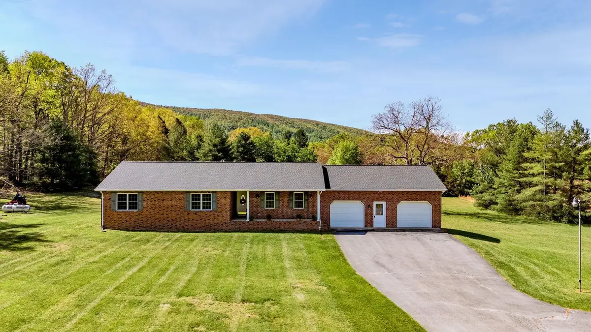 182 Mikes Knob Ln, Waynesboro, VA 22980 - #1