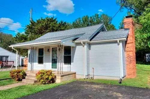 9 Bradley Ln, WAYNESBORO, VA 22980